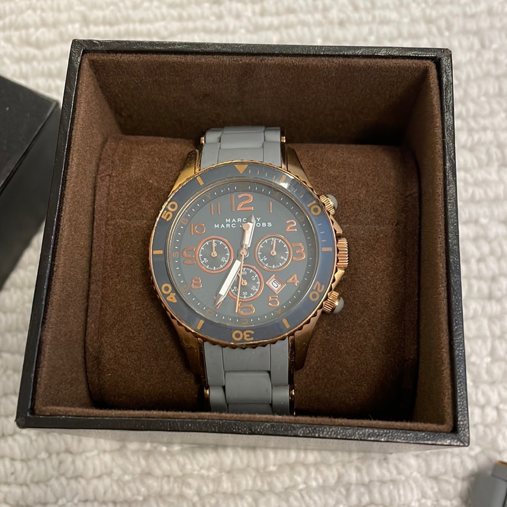 Micheal Kors watch with extra links in box